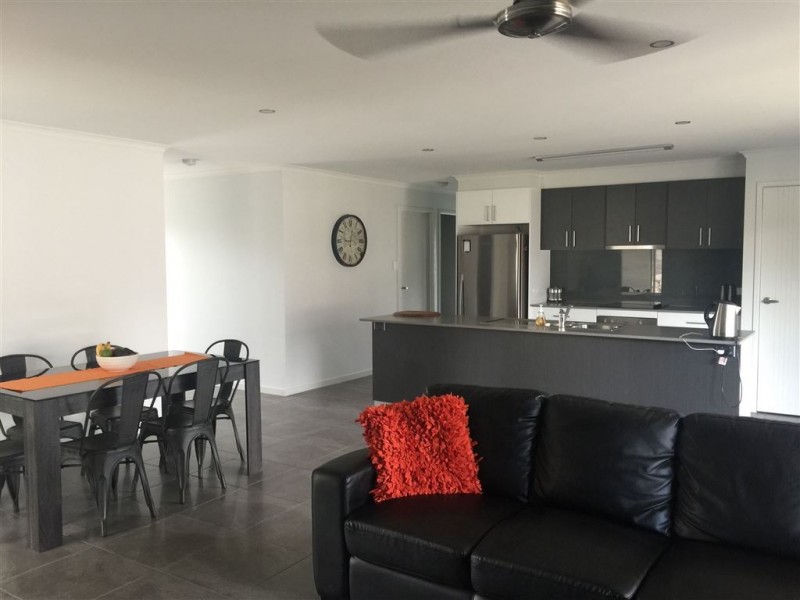 52 Directors Circuit, Jones Hill QLD 4570