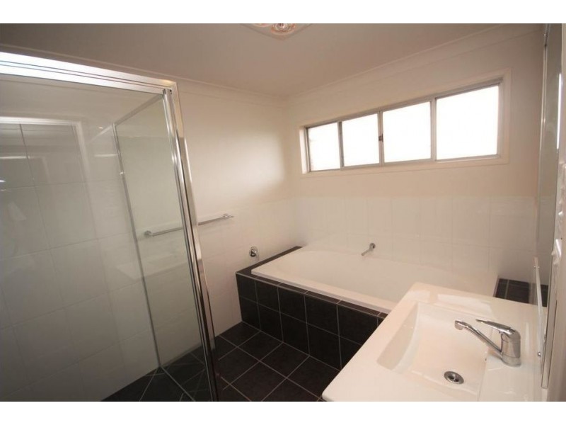 10 Browns Road, Victory Heights QLD 4570