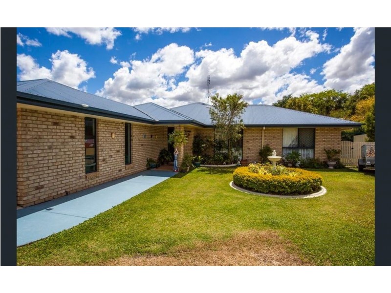 3 Inverary Court, Southside QLD 4570