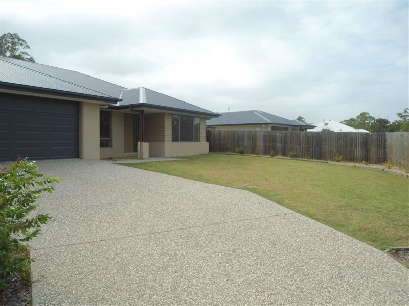 6 Iris Court, Southside QLD 4570