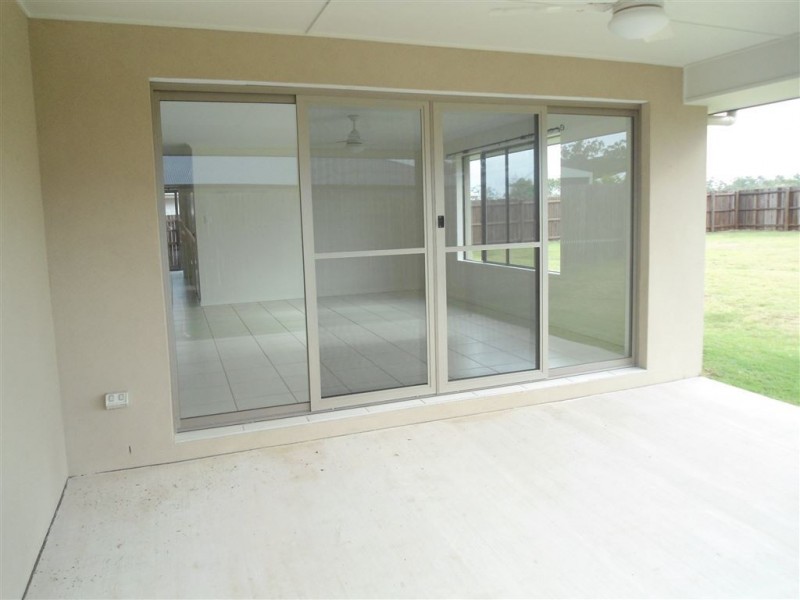 6 Iris Court, Southside QLD 4570