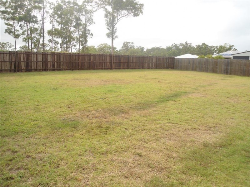 6 Iris Court, Southside QLD 4570