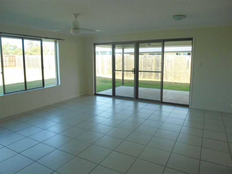 6 Iris Court, Southside QLD 4570