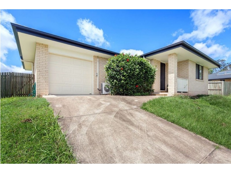 33 Lily Street, Southside QLD 4570