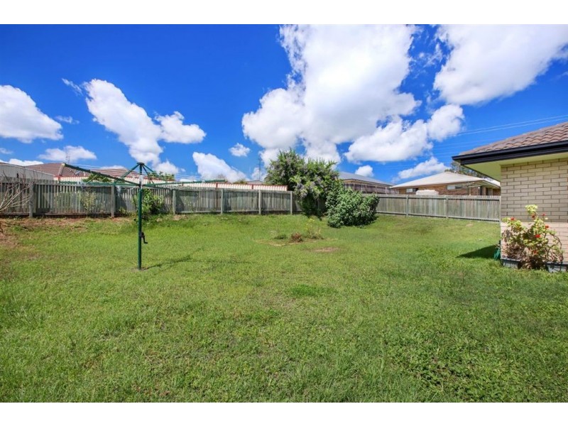 33 Lily Street, Southside QLD 4570