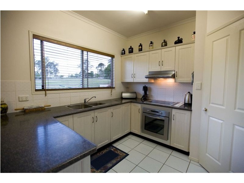 5 Tobin Street, Jones Hill QLD 4570