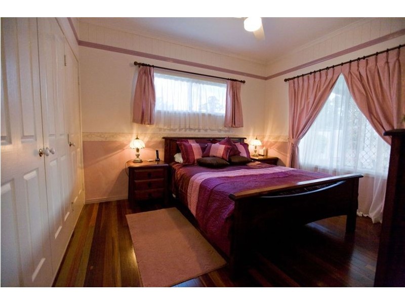 5 Tobin Street, Jones Hill QLD 4570