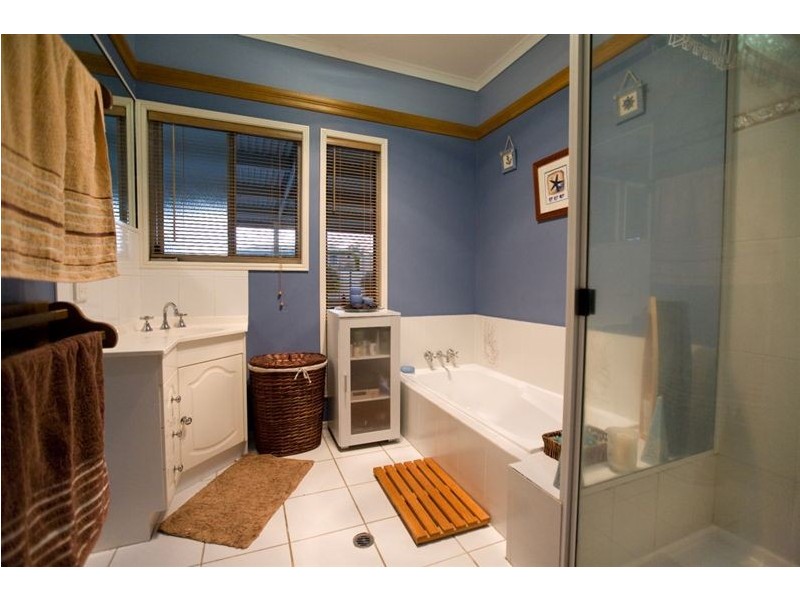 5 Tobin Street, Jones Hill QLD 4570