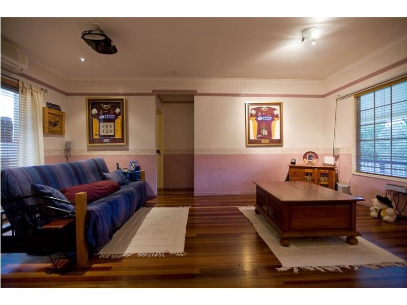 5 Tobin Street, Jones Hill QLD 4570