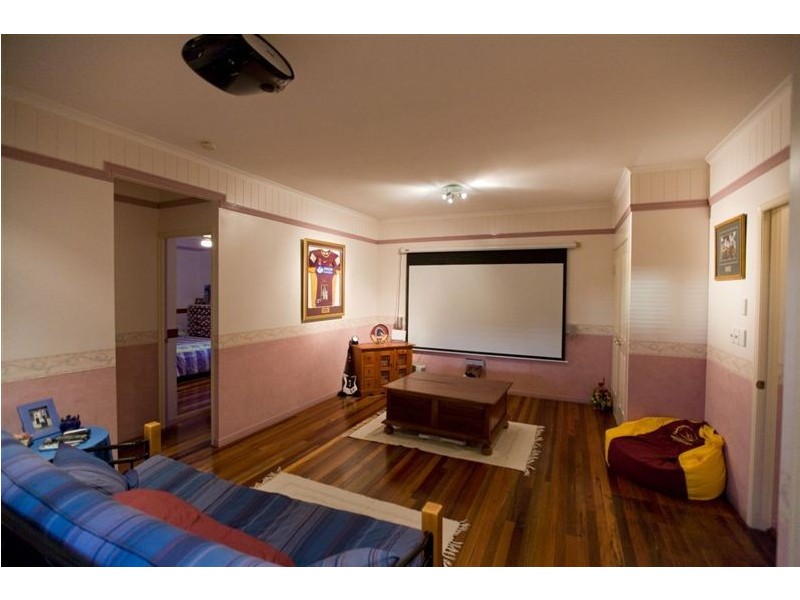 5 Tobin Street, Jones Hill QLD 4570