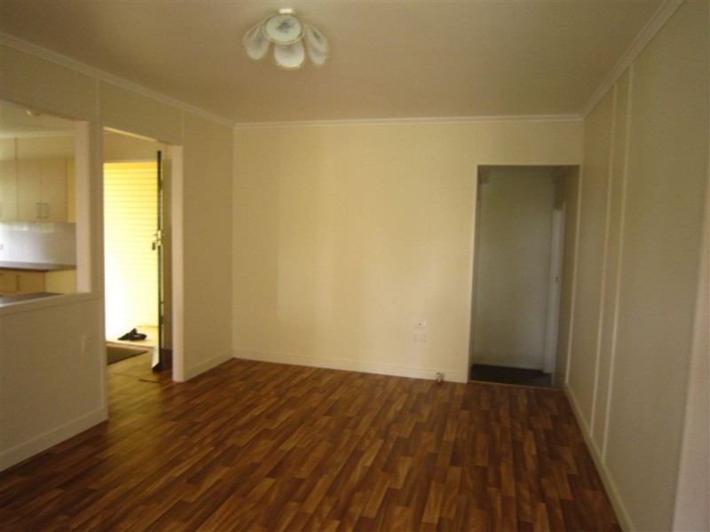 2 Neil Street, Southside QLD 4570