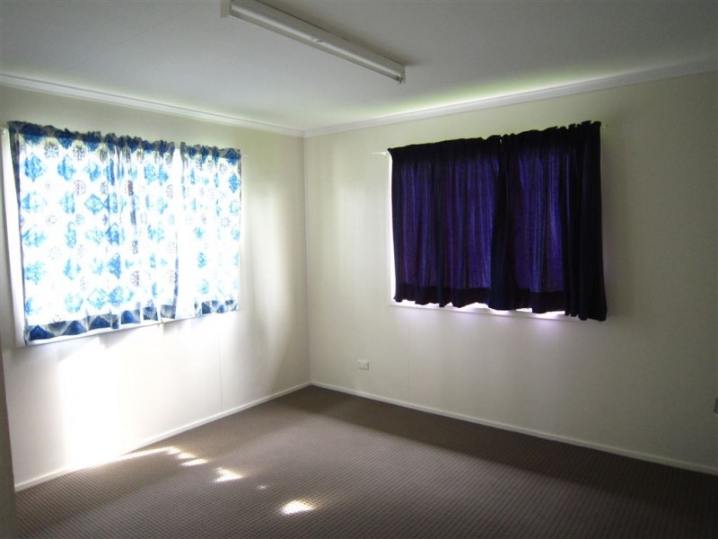 2 Neil Street, Southside QLD 4570