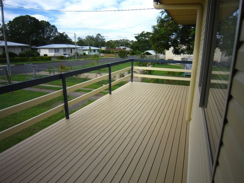 2 Neil Street, Southside QLD 4570