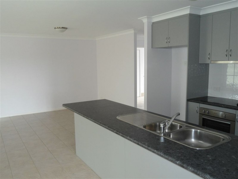 12 Managers Court, Jones Hill QLD 4570