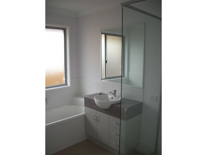 12 Managers Court, Jones Hill QLD 4570