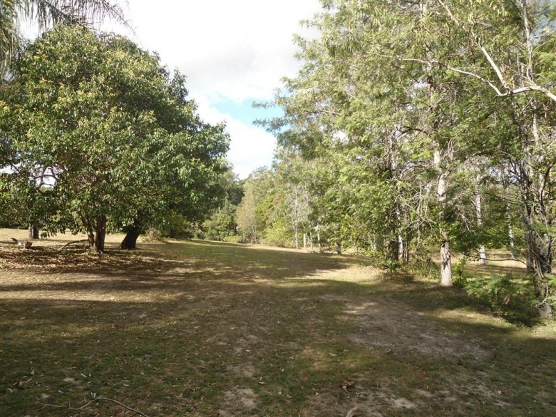 20 Bill James Road, Chatsworth QLD 4570