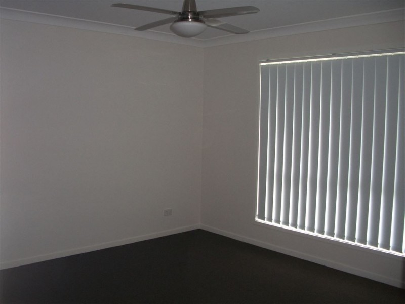 2 Grosvenor Court, Southside QLD 4570