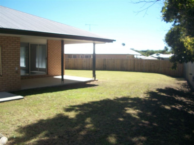2 Grosvenor Court, Southside QLD 4570