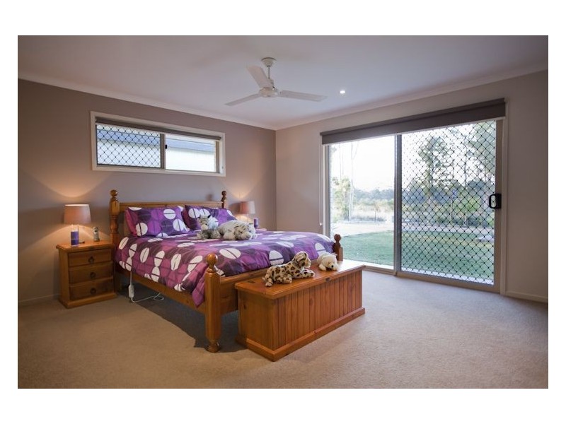 10 Rosewood Court, Southside QLD 4570