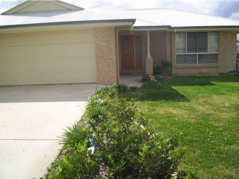 2 Petrie Court, Southside QLD 4570