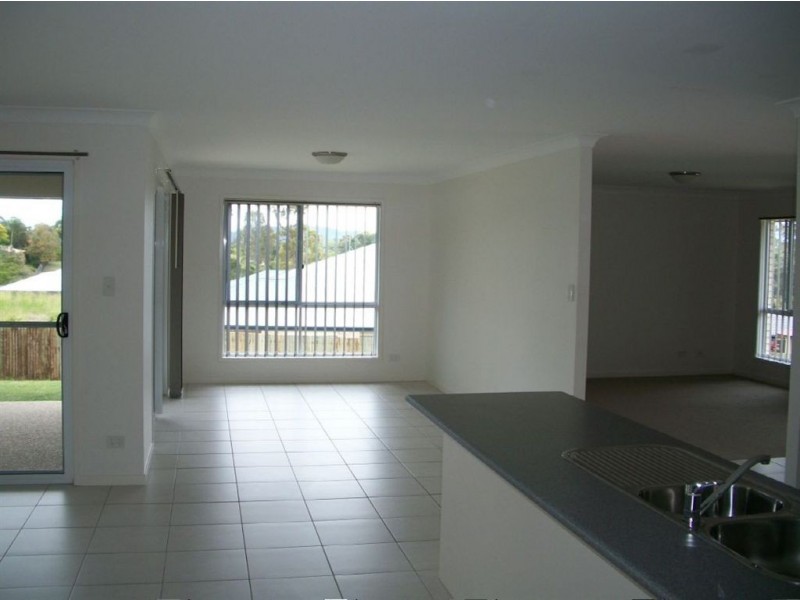 28 Julienne Street, Southside QLD 4570