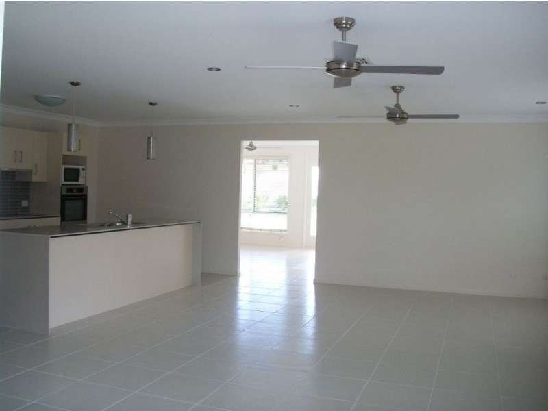 66 Bushland Drive, Southside QLD 4570