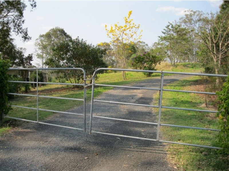 Canina QLD 4570