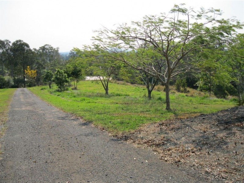Canina QLD 4570