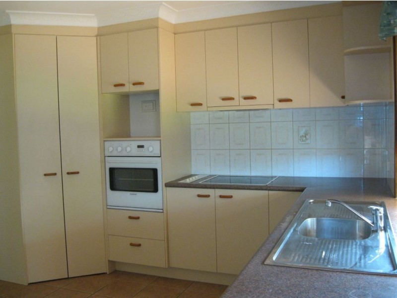 Canina QLD 4570
