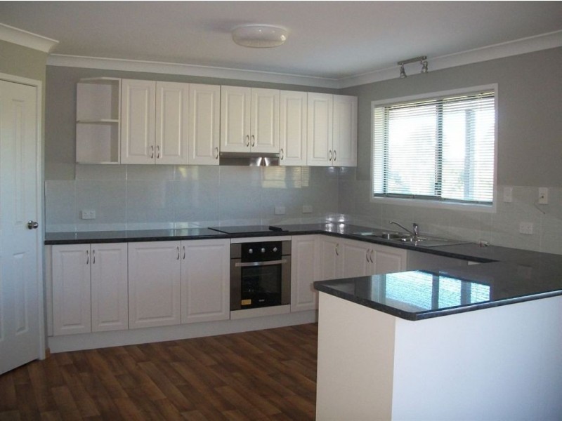 7 Giles Street, Southside QLD 4570