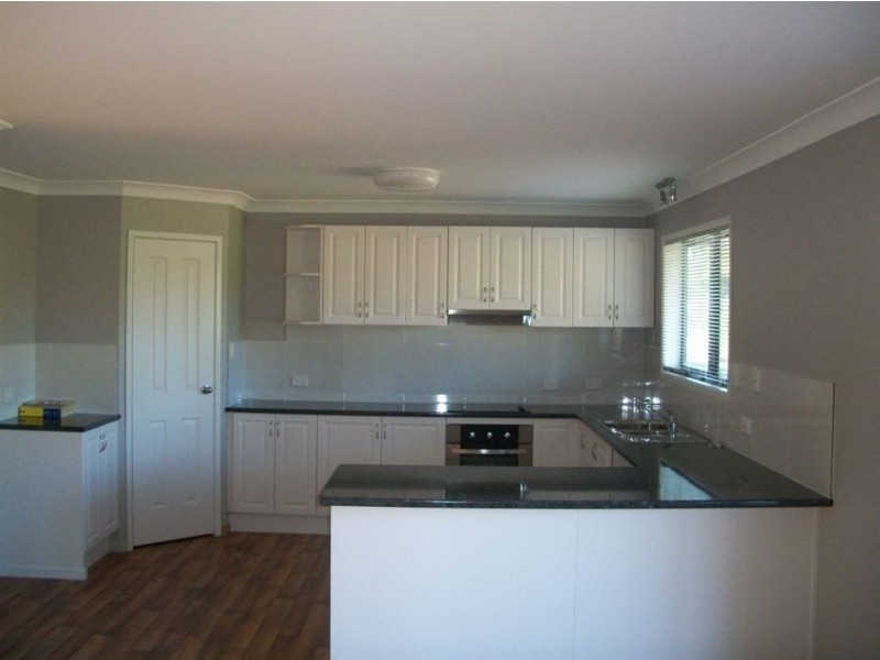 7 Giles Street, Southside QLD 4570