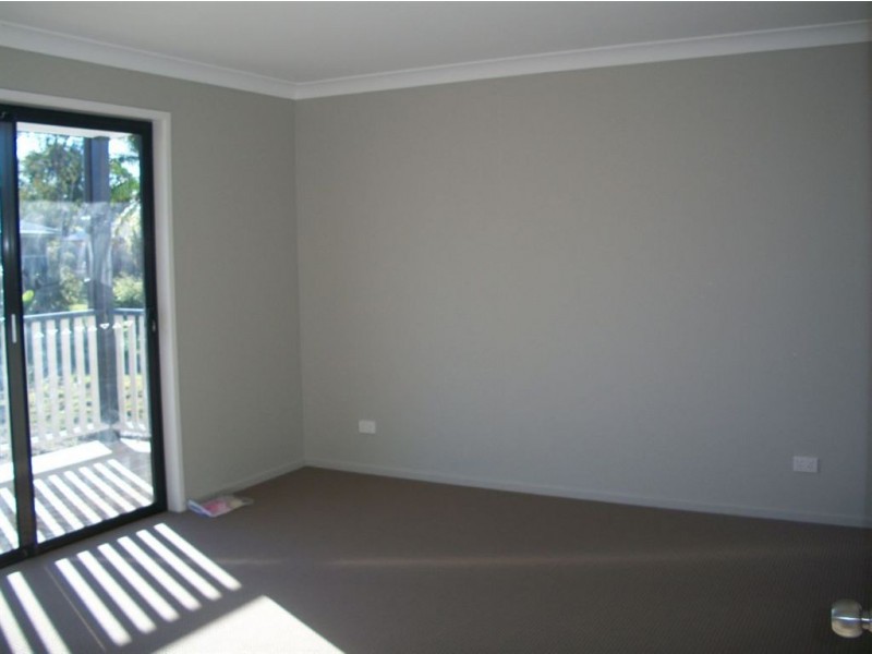 7 Giles Street, Southside QLD 4570