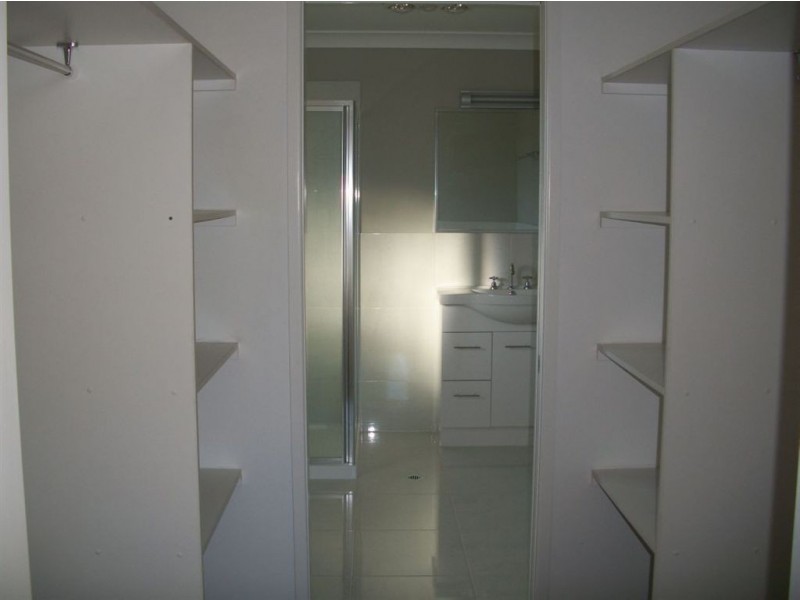 7 Giles Street, Southside QLD 4570