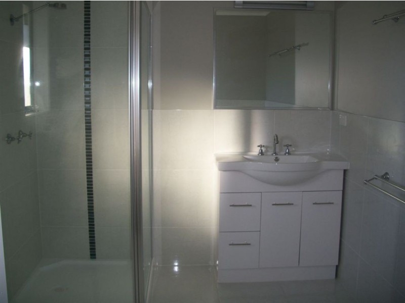 7 Giles Street, Southside QLD 4570