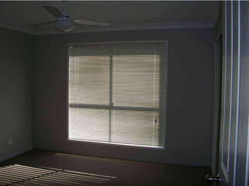 7 Giles Street, Southside QLD 4570