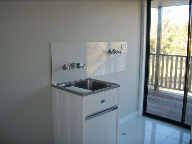 7 Giles Street, Southside QLD 4570