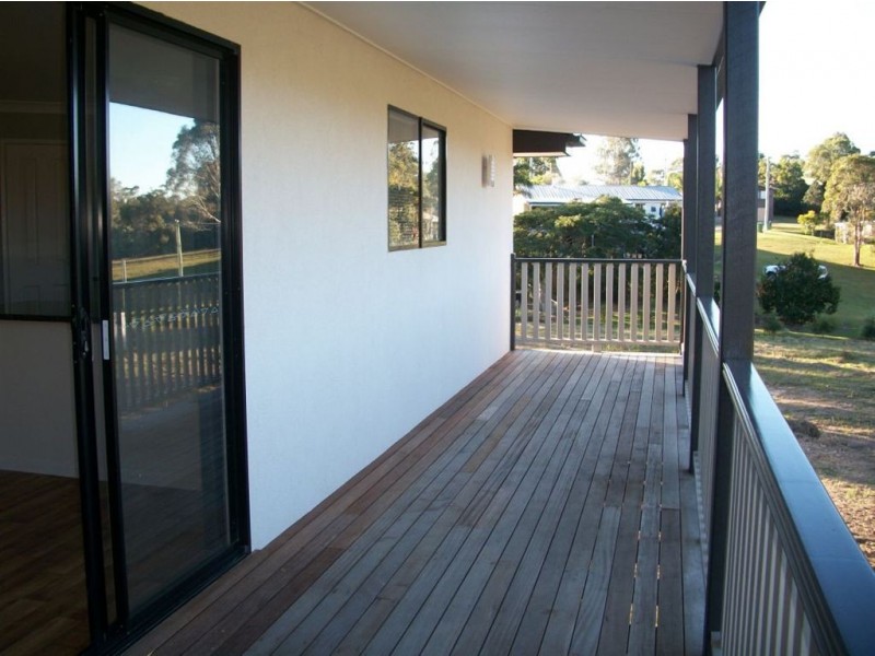 7 Giles Street, Southside QLD 4570