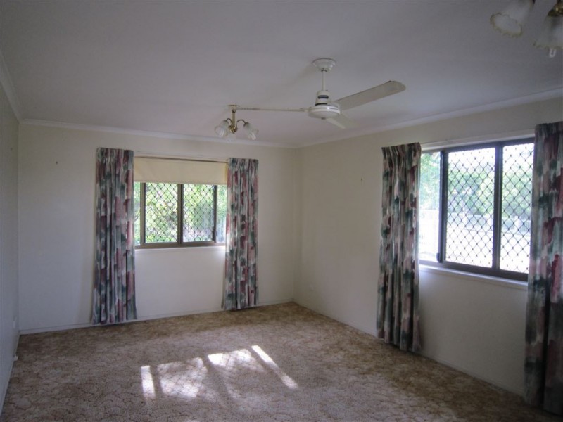 13 Luckona Court, Southside QLD 4570