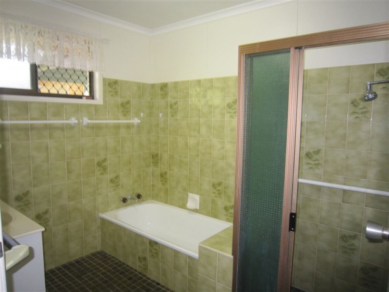 13 Luckona Court, Southside QLD 4570