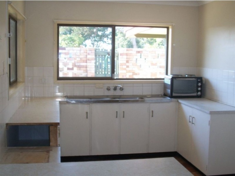 10 Eugene Street, Southside QLD 4570