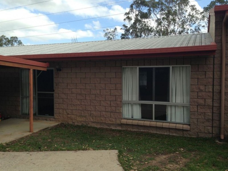 4/10 Johnstone Rd, Southside QLD 4570
