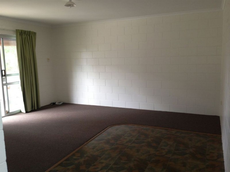 4/10 Johnstone Rd, Southside QLD 4570