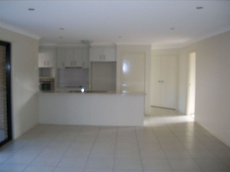 3 Principal Place, Jones Hill QLD 4570