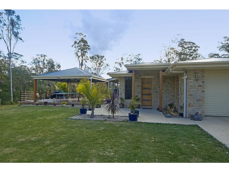 16 Lindsay Street, Southside QLD 4570