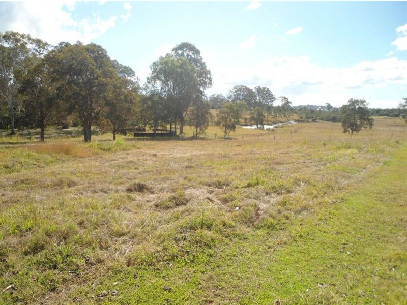 38 Groundwater Road, Southside QLD 4570