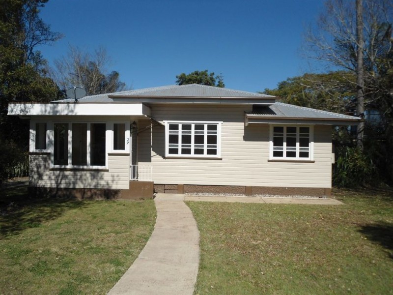 27 Hilton Road, Gympie QLD 4570