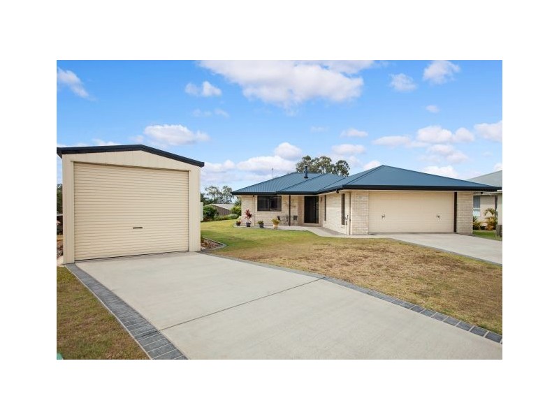 12 Suncrest Court, Southside QLD 4570