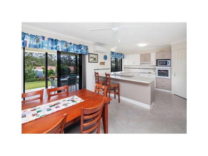 12 Suncrest Court, Southside QLD 4570