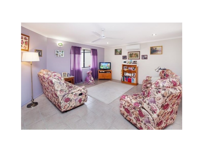 12 Suncrest Court, Southside QLD 4570