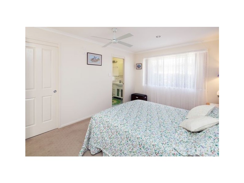 12 Suncrest Court, Southside QLD 4570